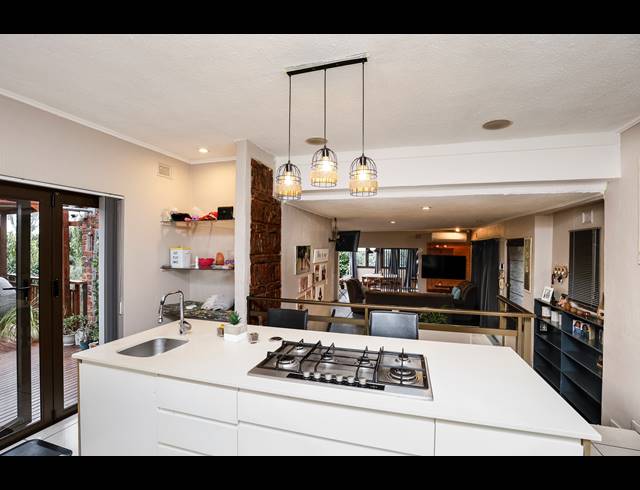 3 BEDROOM APARTMENT FOR SALE IN UMHLANGA RIDGE